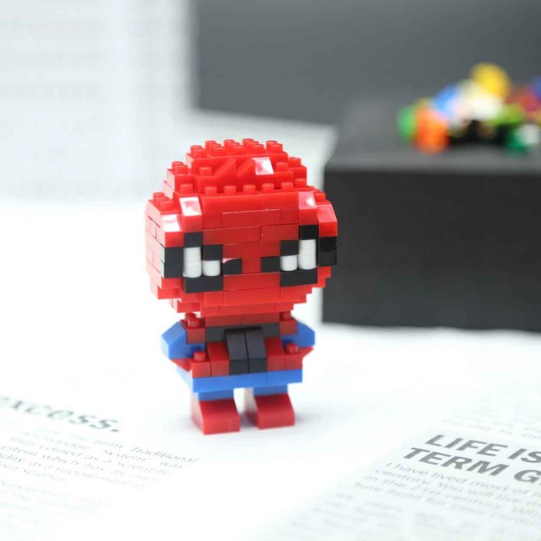 Spider-Man Marvel Super Hero Q5046 Micro Building Blocks mini figure with red mask, white eyes and blue outfit