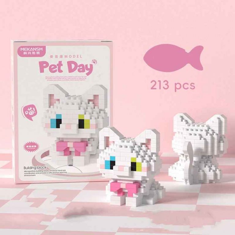 White Munchkin Cat Building Blocks 213-piece short-legged model with colourful eyes and pink bow K218