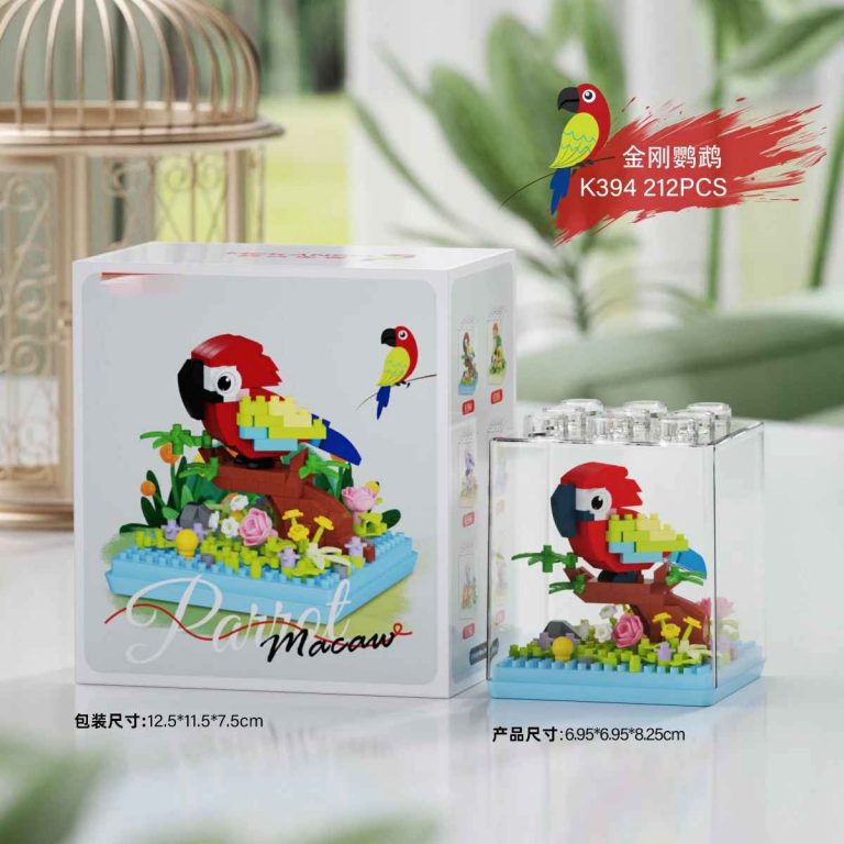 Scarlet Macaw Parrot Building Blocks 212-piece red bird with floral base and stackable dust cover K394 MEKANSM