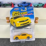 Chevrolet 2013 Camaro SS yellow diecast car with silver wheels and working suspension – MSZ