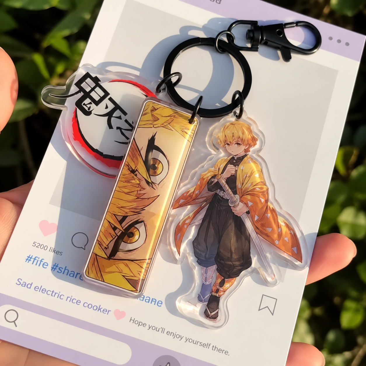 Zenitsu Agatsuma Eye Keyring with Demon Slayer Logo Zenitsu Agatsuma Eye Keyring with Demon Slayer Logo